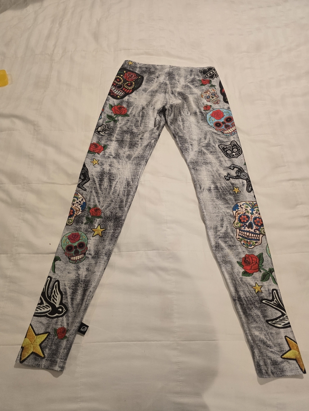 Terez Day of The Dead Print Leggings in White and Multicolor Girls XL=Womens XS - Picture 3 of 11